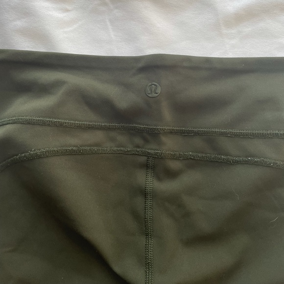 Lululemon Cropped Mesh Olive Green Leggings | Size 6 (Size Dot) - Picture 2 of 8
